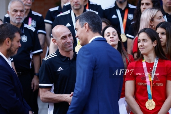 FOOTBALL - PEDRO SANCHEZ RECEIVES TO SPAIN WOMEN TEAM AS WORLD C